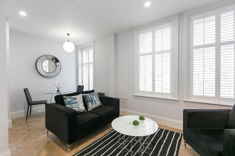 Urban Chic - Shaftesbury - Oda