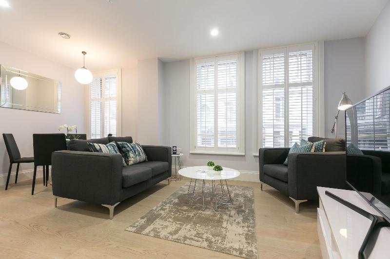 Urban Chic - Shaftesbury - Oda