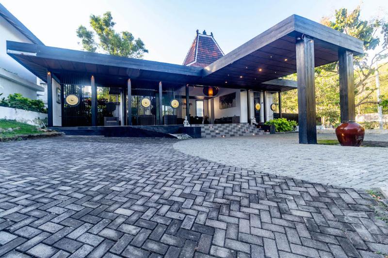 Surya Melasti Exclusive Beach Villa by Sajiwa - Lobi