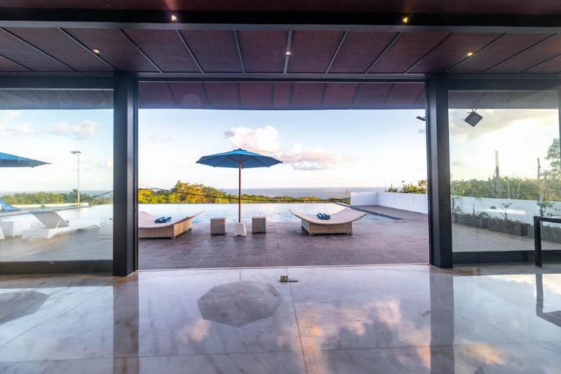 Surya Melasti Exclusive Beach Villa by Sajiwa - Toplantı