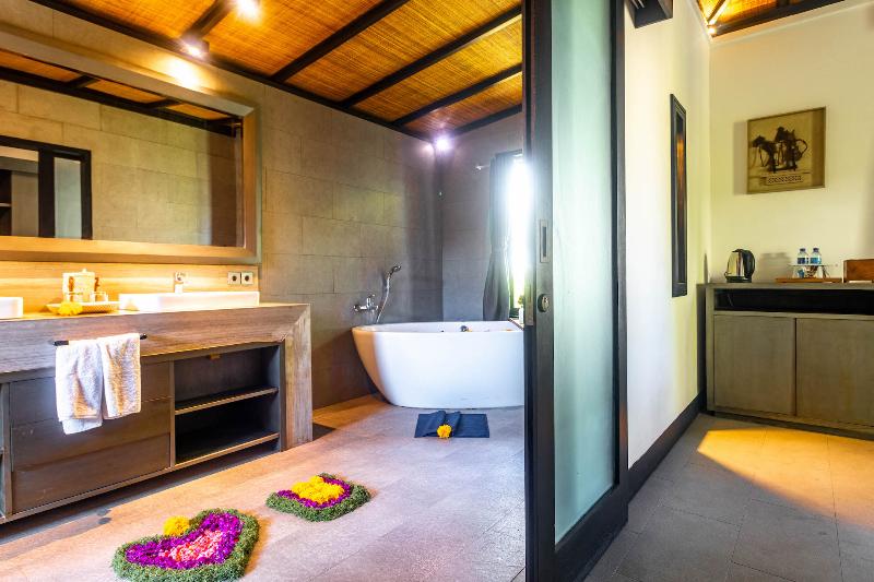 Surya Melasti Exclusive Beach Villa by Sajiwa - Oda