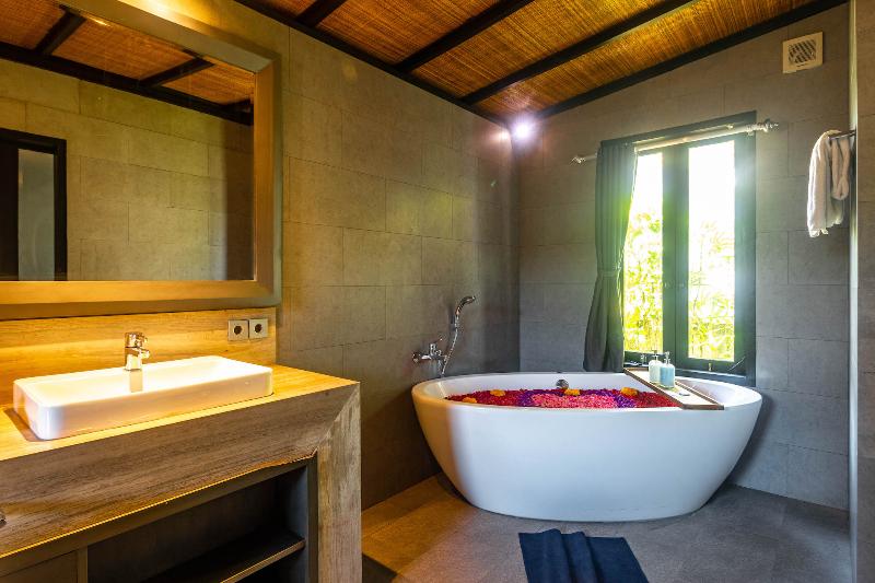 Surya Melasti Exclusive Beach Villa by Sajiwa - Oda