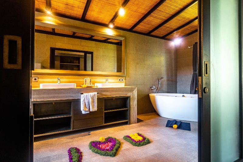 Surya Melasti Exclusive Beach Villa by Sajiwa - Oda