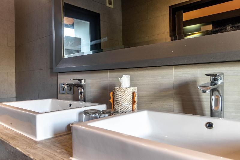 Surya Melasti Exclusive Beach Villa by Sajiwa - Oda
