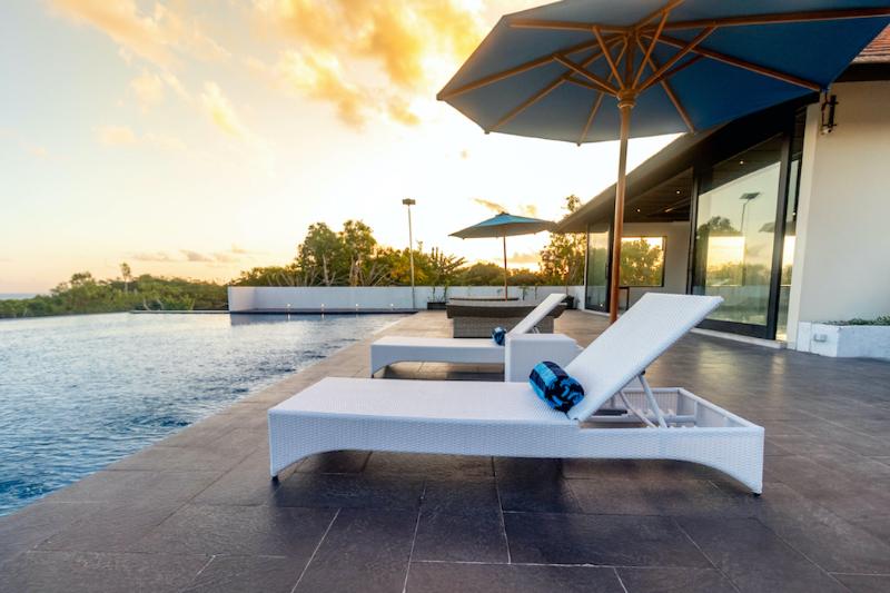 Surya Melasti Exclusive Beach Villa by Sajiwa - Havuz