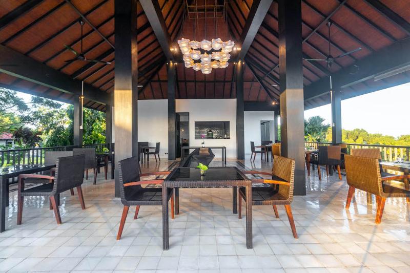 Surya Melasti Exclusive Beach Villa by Sajiwa - Restoran