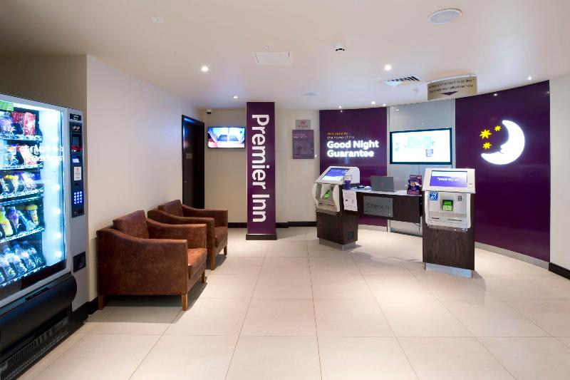 Premier Inn Monmouth - Lobi