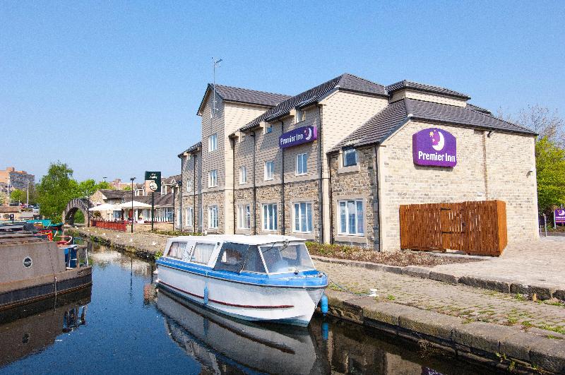 Premier Inn Huddersfield Central - Genel