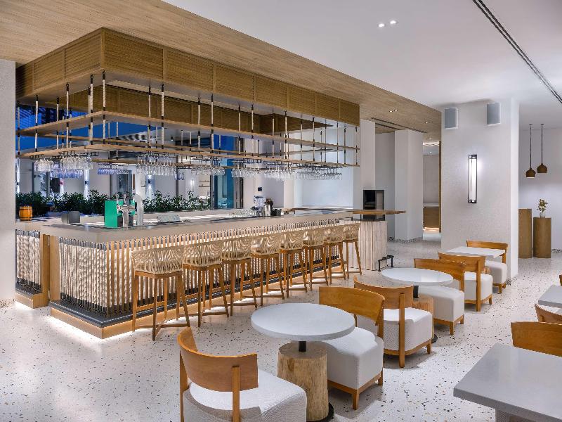 Radisson Beach Resort Palm Jumeirah - Bar