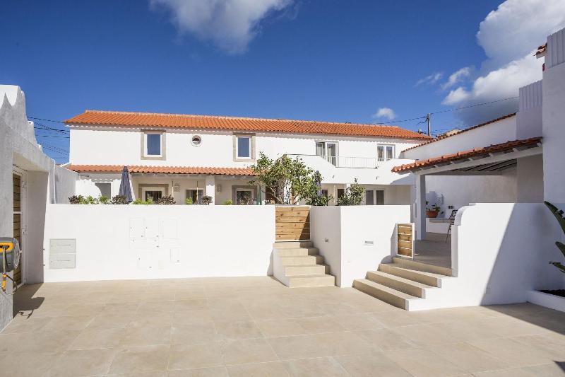 Seaa ™Ya Family Surf Houses - Genel