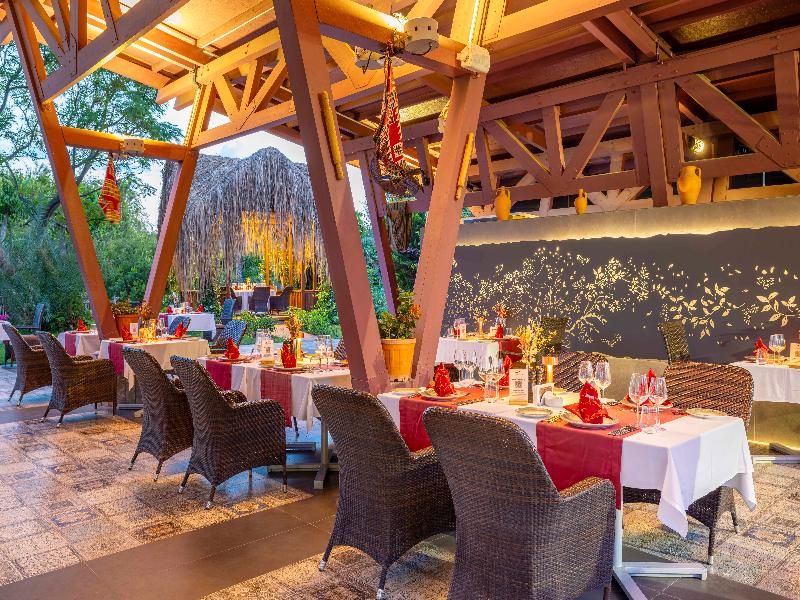 Concorde De Luxe Resort - Restoran