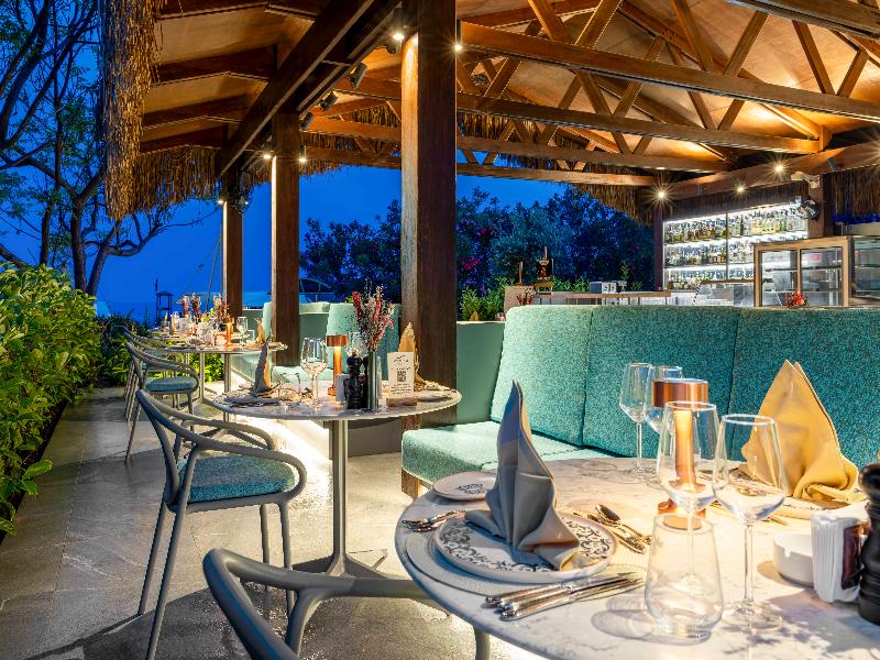 Concorde De Luxe Resort - Restoran