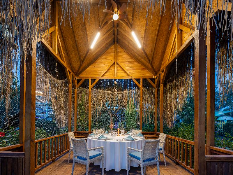 Concorde De Luxe Resort - Restoran
