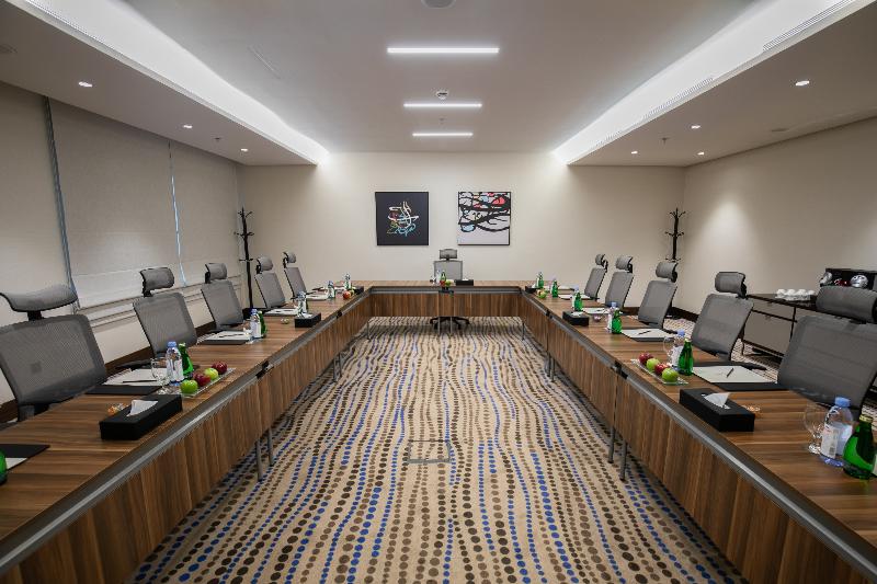 Wirgan Hotel Al Aziziyah - Toplantı