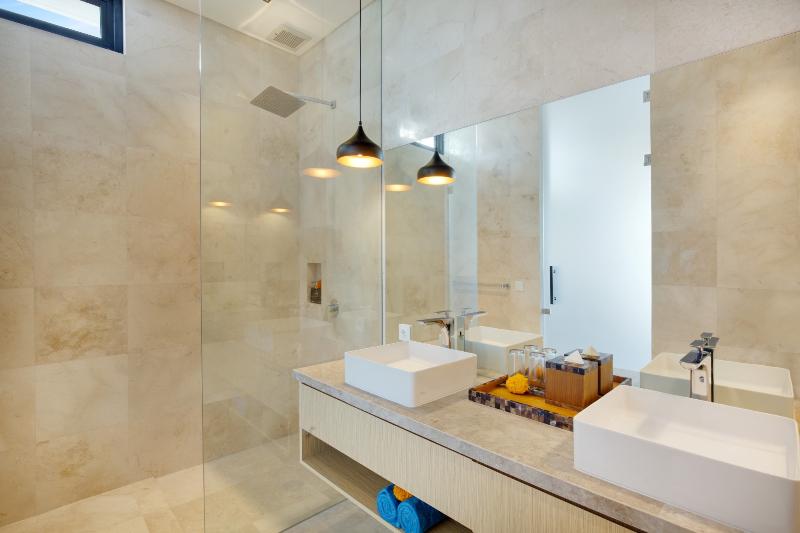 Eight Palms Villa Seminyak by Ini Vie Hospitality - Oda