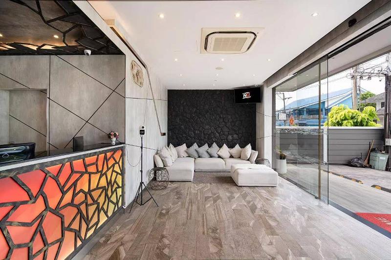 The NG Hotel by ZUZU - Lobi