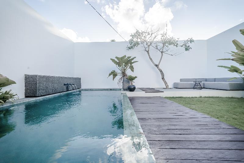 Mile Stone Villa by Zuzu - Havuz