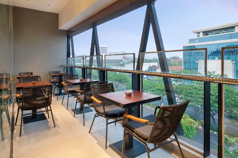 ibis Styles Semarang Simpang Lima - Teras