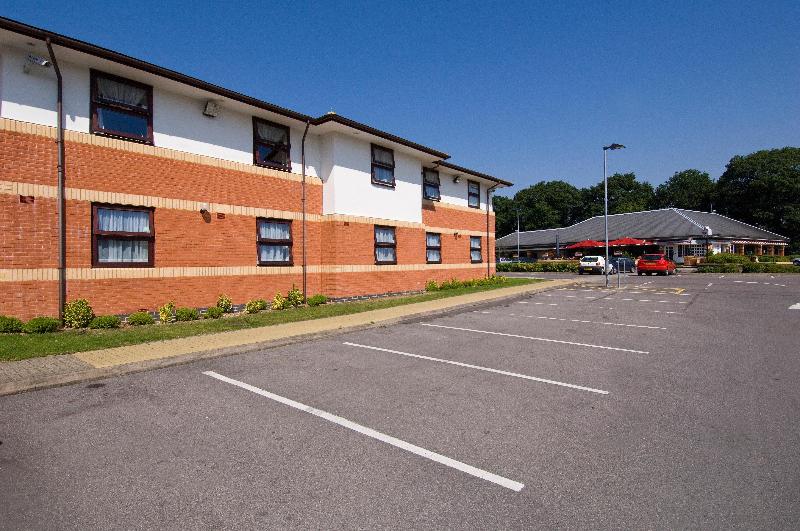 Premier Inn Fareham - Genel
