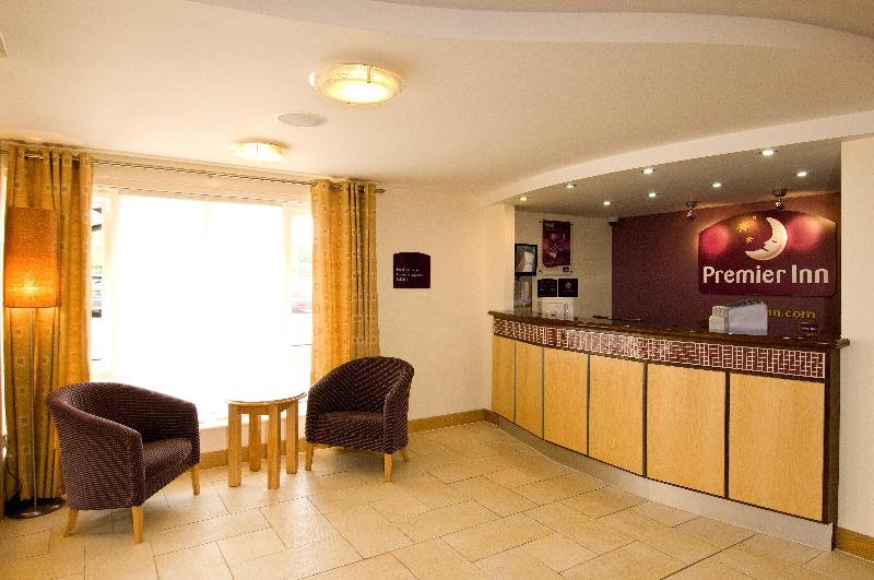 Premier Inn Coventry East - M6 J2 - Lobi