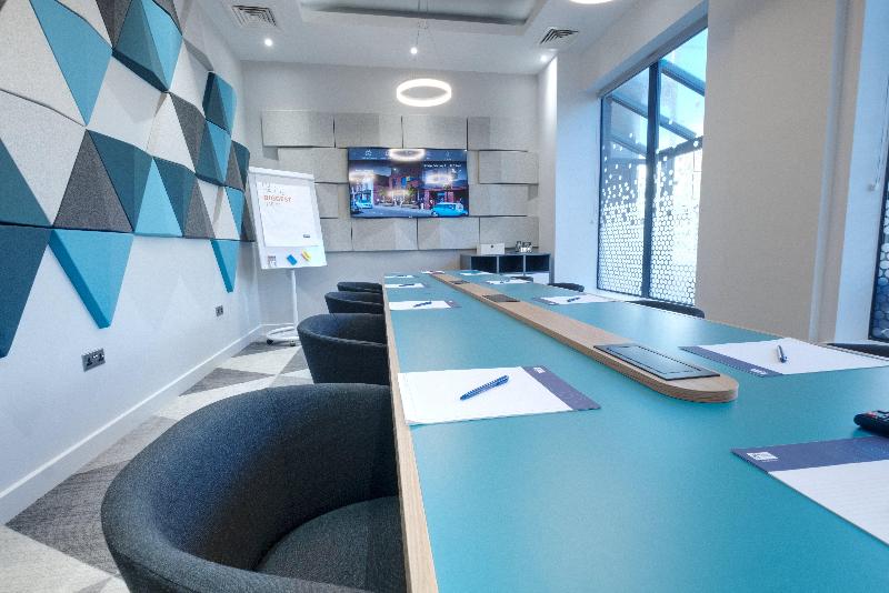 Holiday Inn Express Fleet - Toplantı
