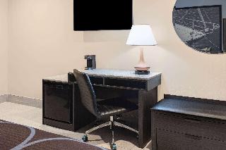 Super 8 by Wyndham Lindenhurst fotoÄŸrafÄ±