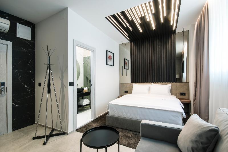 The Location Hotel - Genel