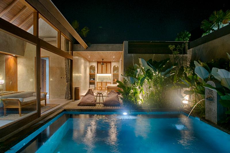 Taman Dharmawangsa Suites - Havuz
