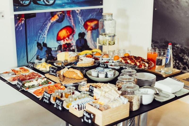 Marina Gardens Boutique & Suites - Restoran