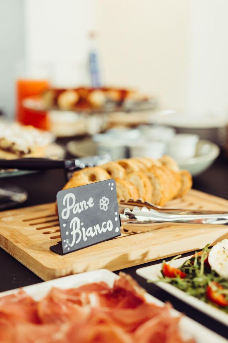 Marina Gardens Boutique & Suites - Restoran