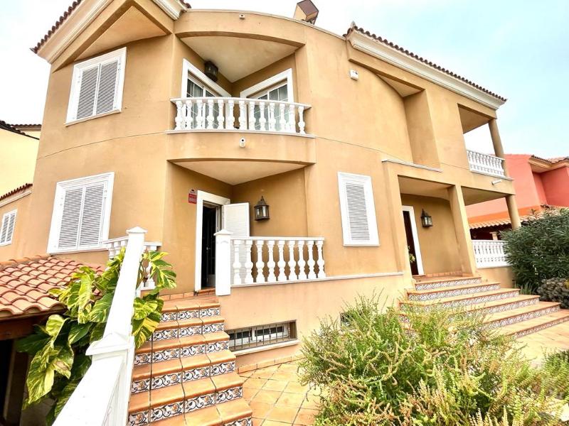 Duque Nest Hostel - Genel