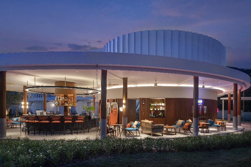 Avani Chaweng Samui Hotel & Beach Club - Bar