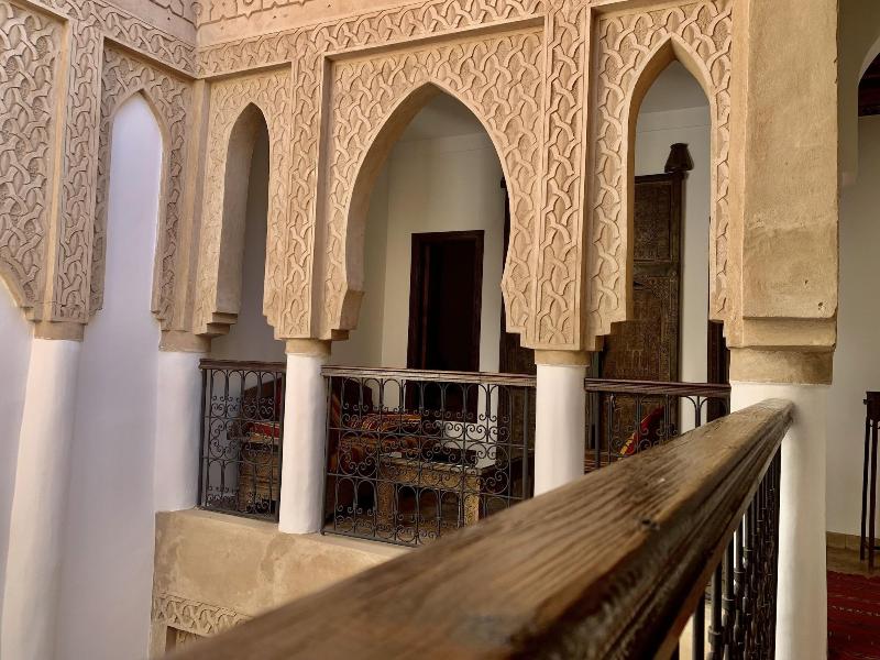 Riad Laksiba - Genel