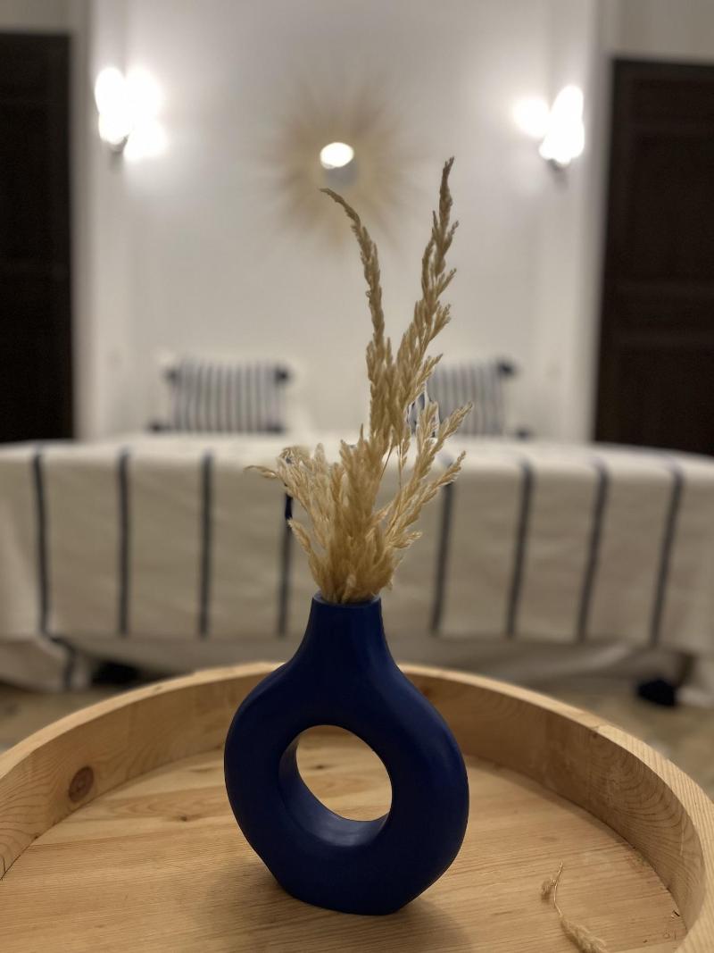 Riad Laksiba - Oda