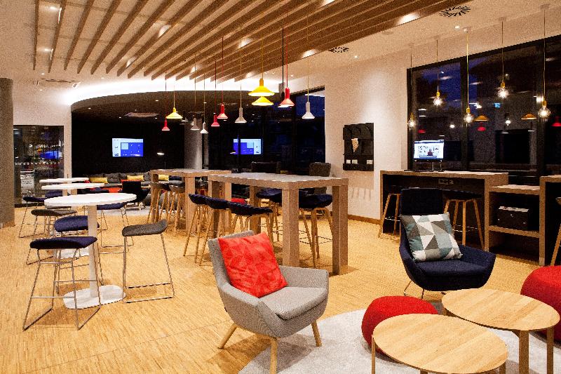 Holiday Inn Express Dusseldorf Airport - Bar