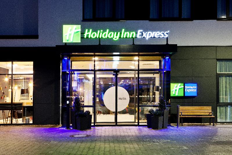 Holiday Inn Express Dusseldorf Airport - Genel
