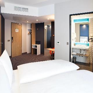 Holiday Inn Express Dusseldorf Airport fotoÄŸrafÄ±