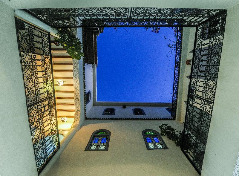 Riad Milouda - Genel