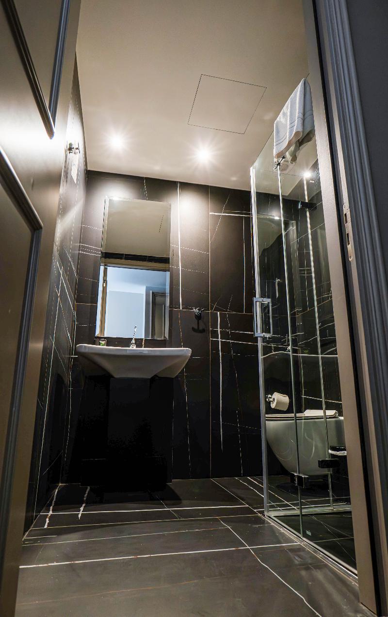 Gate Twenty Two Boutique Hotel - Oda