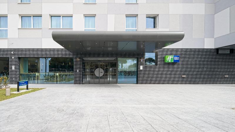 Holiday Inn Express Madrid Airport - Genel