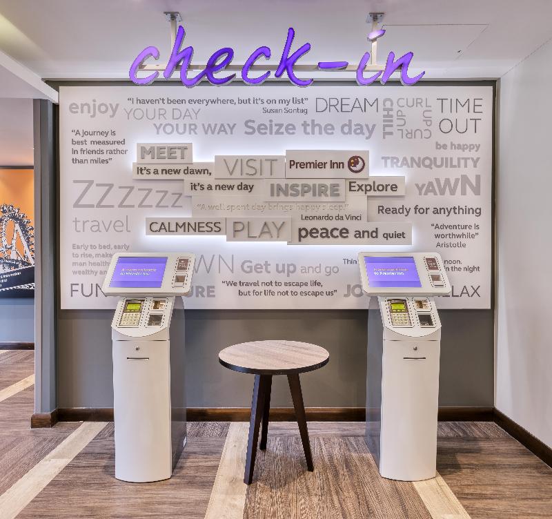 Premier Inn Peterborough City Centre - Lobi