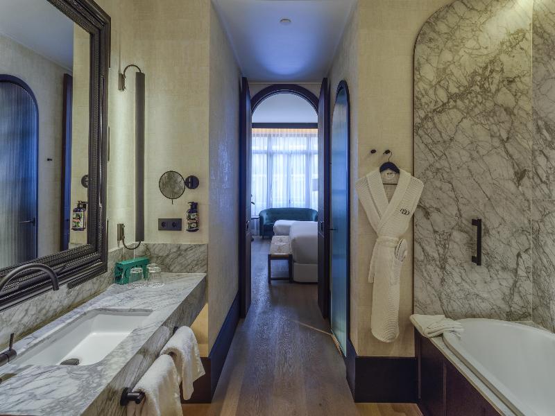 Hotel Montera Madrid, Curio Collection by Hilton - Oda