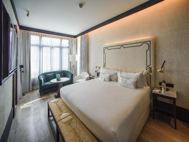 Hotel Montera Madrid, Curio Collection by Hilton - Oda
