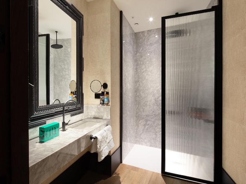 Hotel Montera Madrid, Curio Collection by Hilton - Oda
