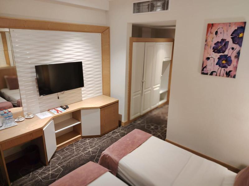 Regal Inn Badamdar Hotel - Oda