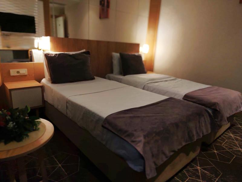 Regal Inn Badamdar Hotel - Oda