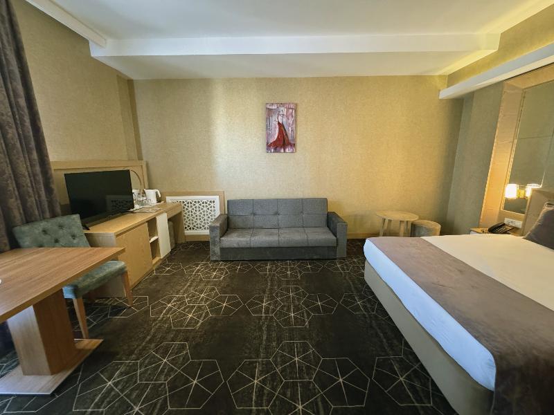 Regal Inn Badamdar Hotel - Oda