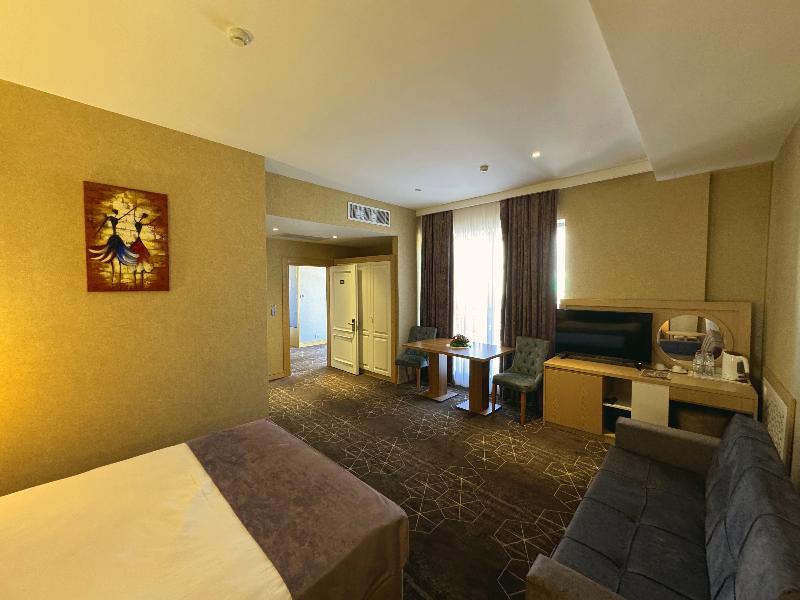 Regal Inn Badamdar Hotel - Oda