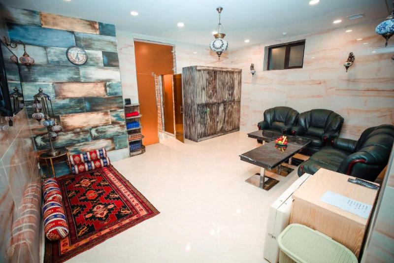 Regal Inn Badamdar Hotel - Havuz