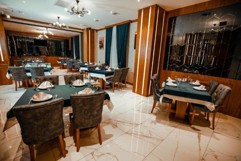 Regal Inn Badamdar Hotel - Restoran